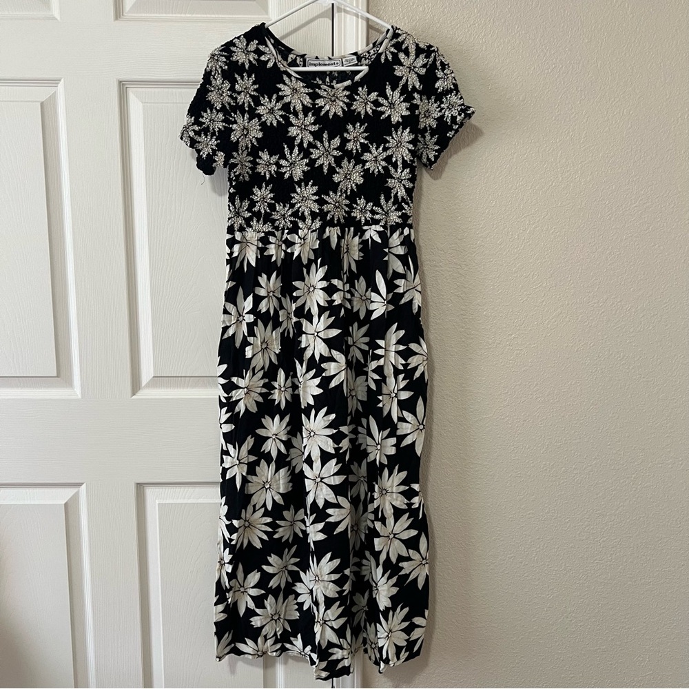 Implements Vintage Black White Floral Dress with Textured Bodice Size XL